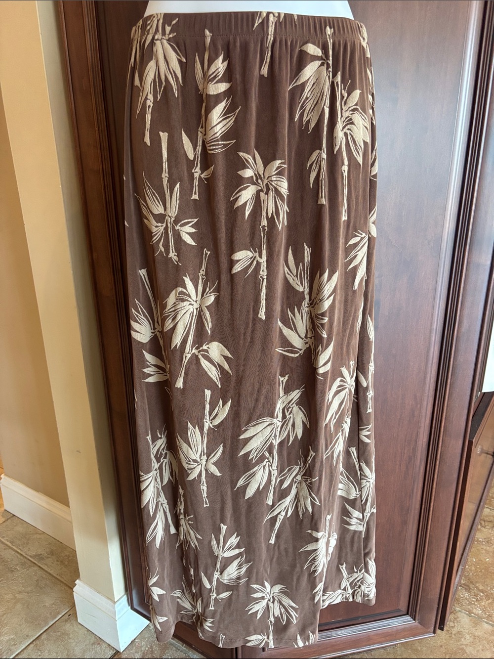 Brown Palm-Print Maxi Skirt with Elastic Waist